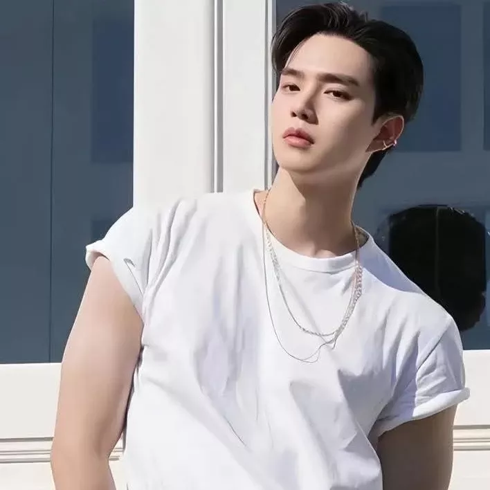 Latest photo of Song Kang