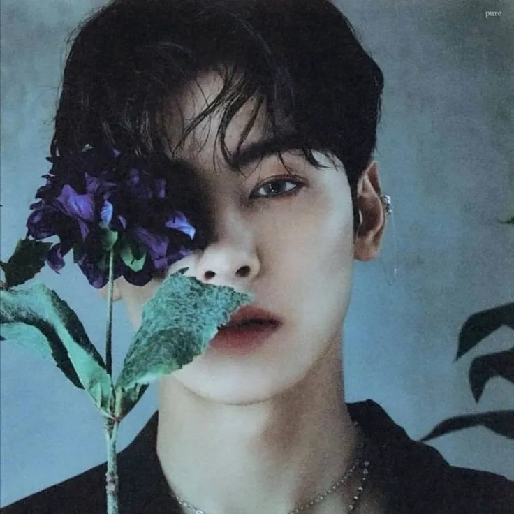 Behind-the-scenes cut of Cha Eunwoo