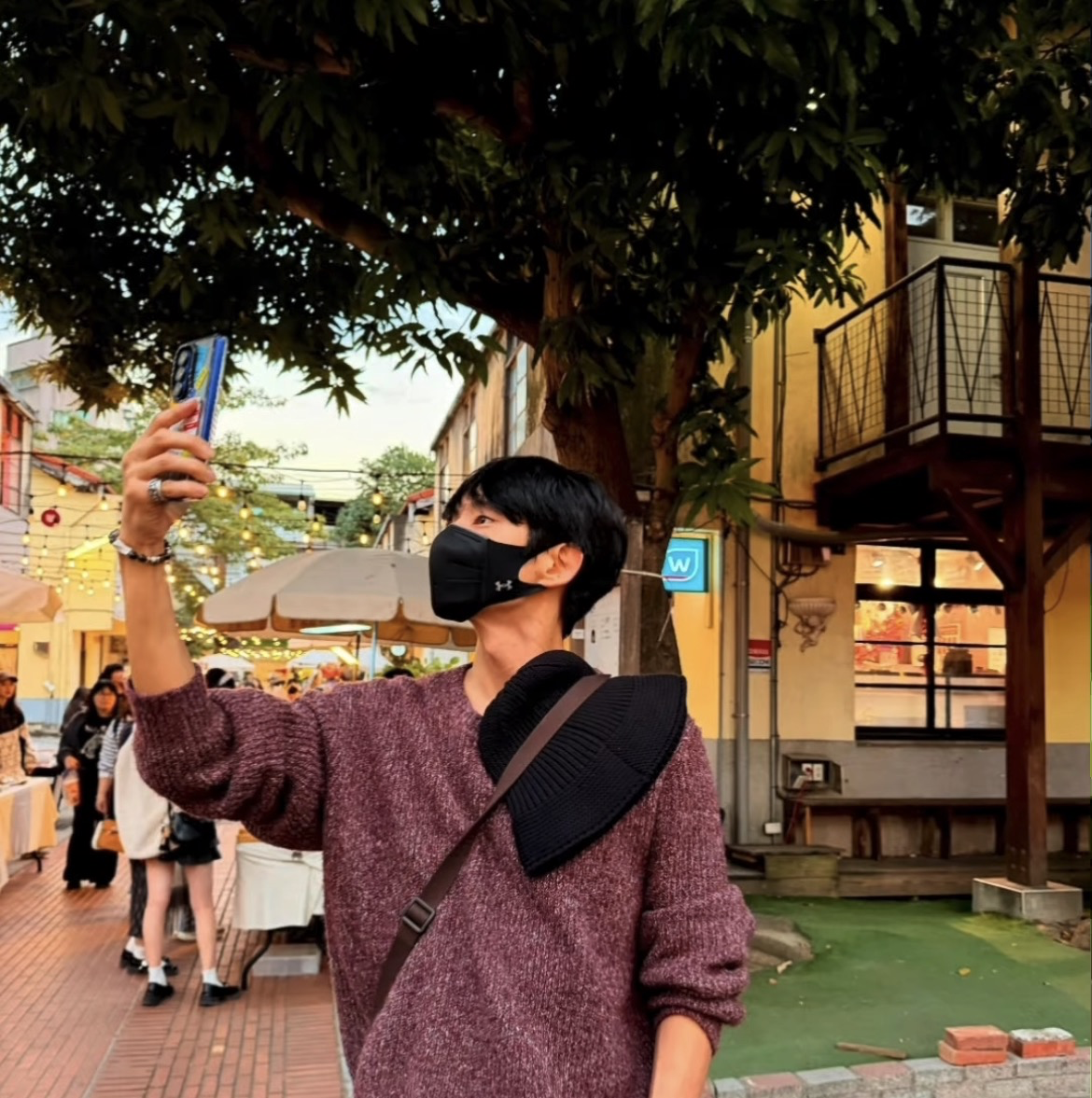 Behind-the-scenes cut of Lee Joongi