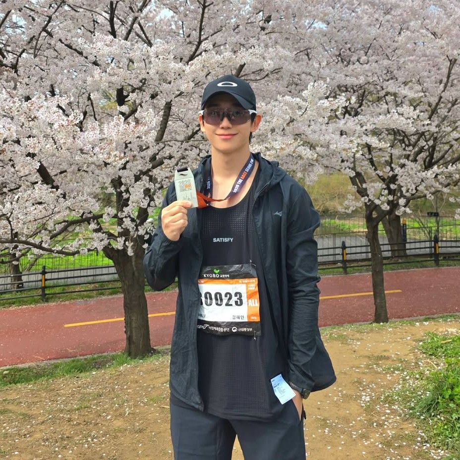 粉丝拍下的丁海寅瞬间