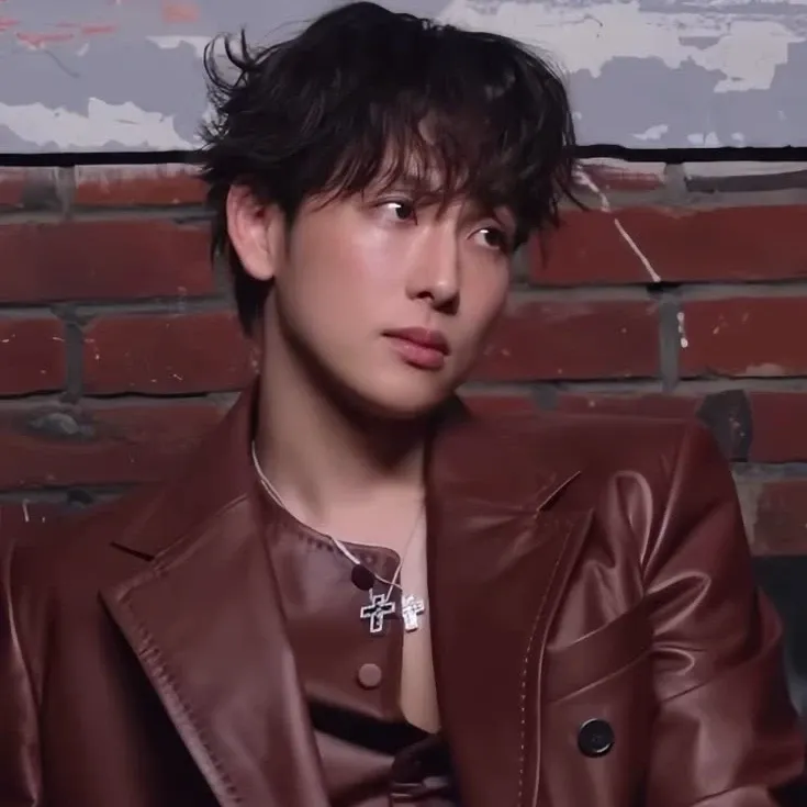 Behind-the-scenes cut of Yim Siwan