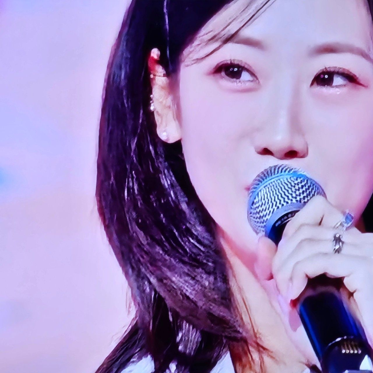 Behind-the-scenes cut of Kang Hyeyeon