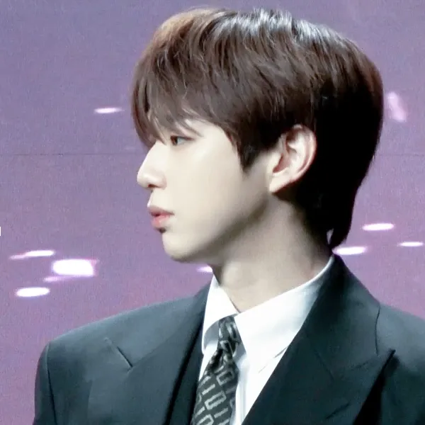 Behind-the-scenes cut of Secret Garden