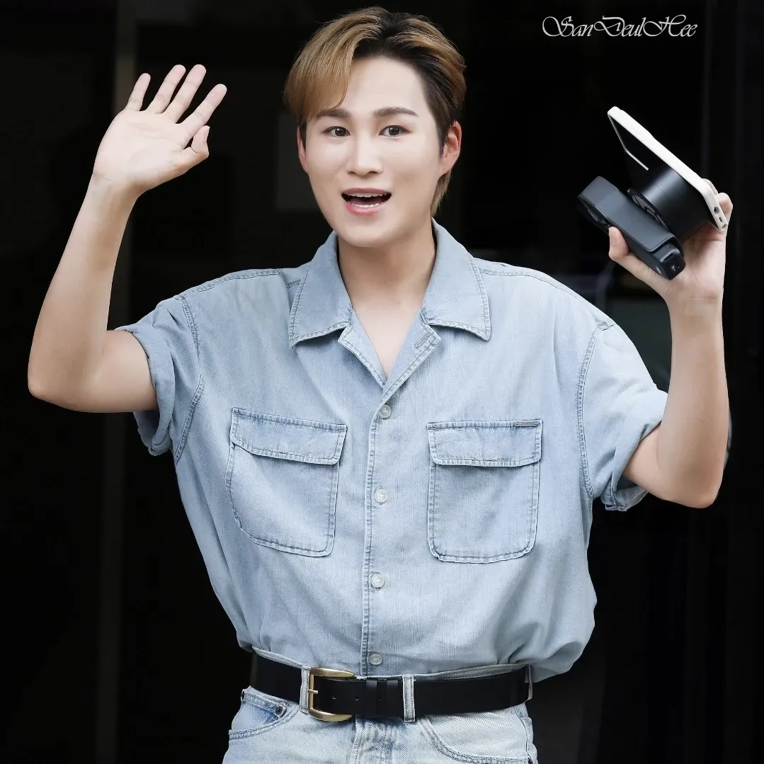 A moment captured by a fan of Kim Heejae