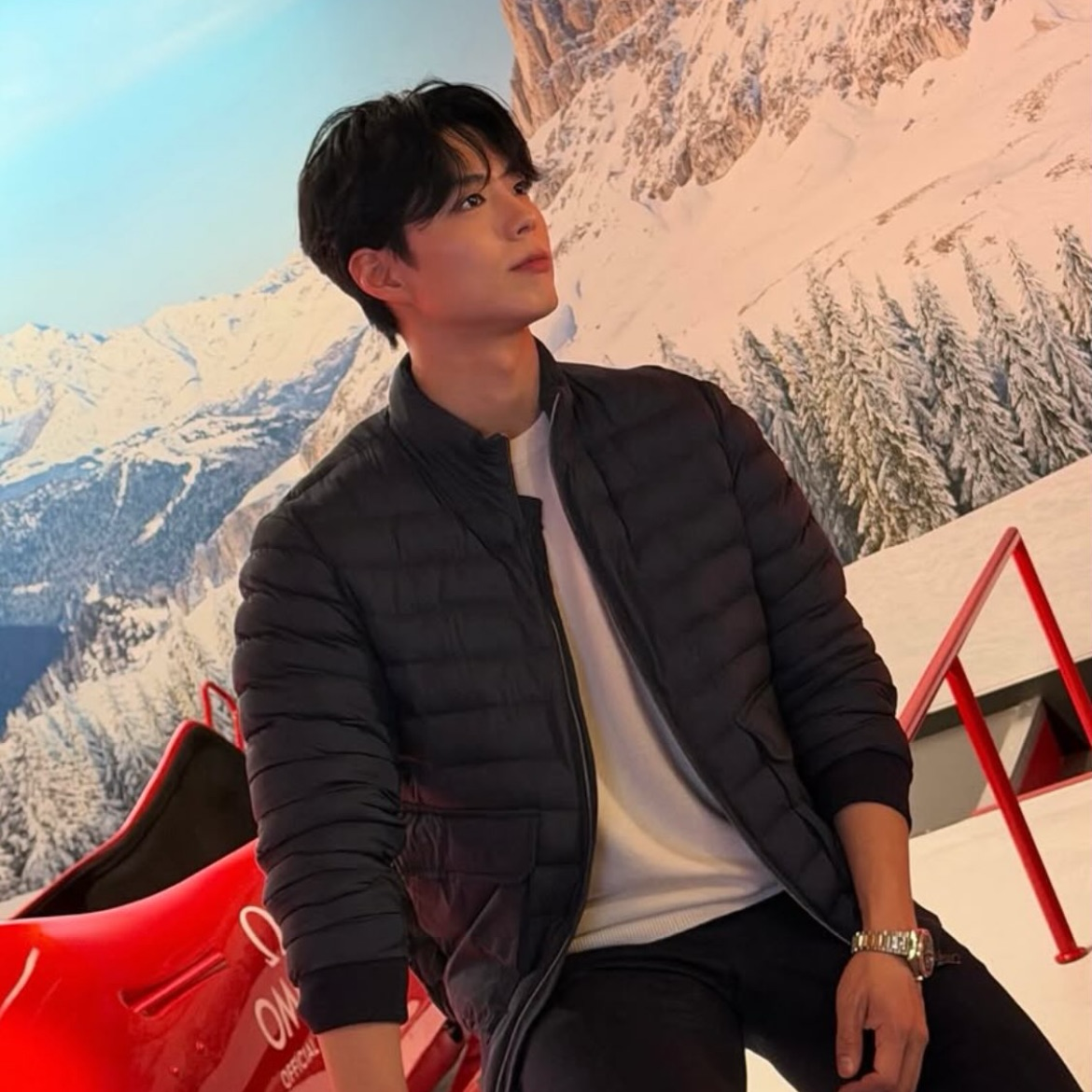 A moment captured by a fan of Park Bogum