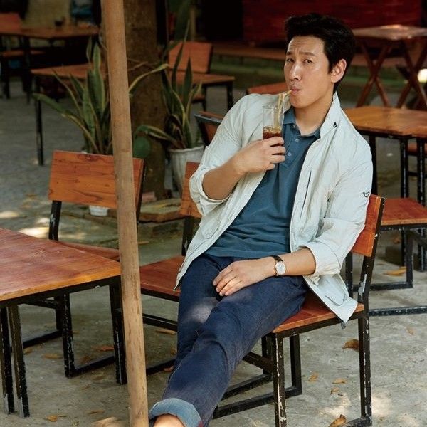 Behind-the-scenes cut of Lee Sunkyun