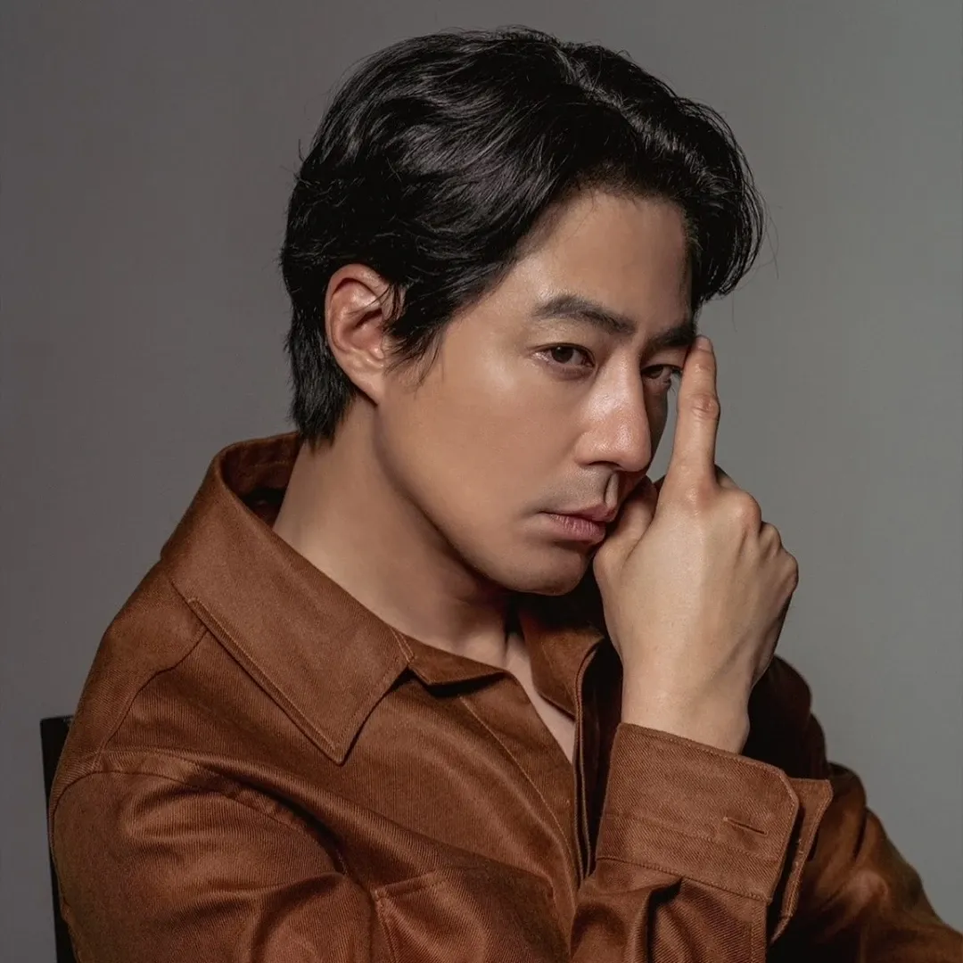 Behind-the-scenes cut of Jo Insung