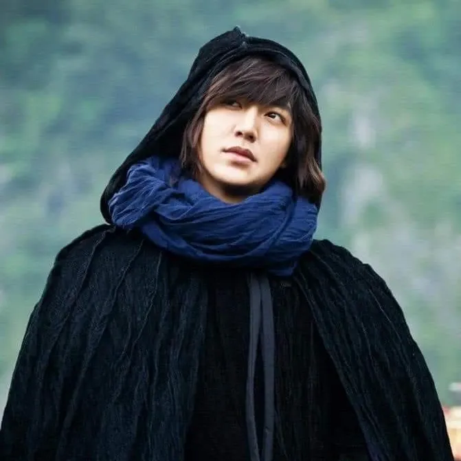 Recent activity shot of Lee Minho