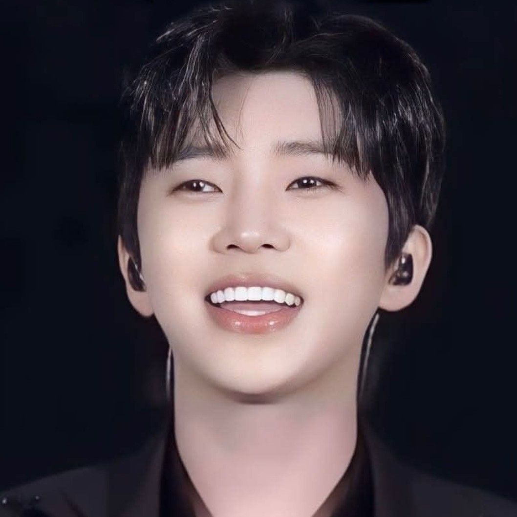 Behind-the-scenes cut of Lim Youngwoong