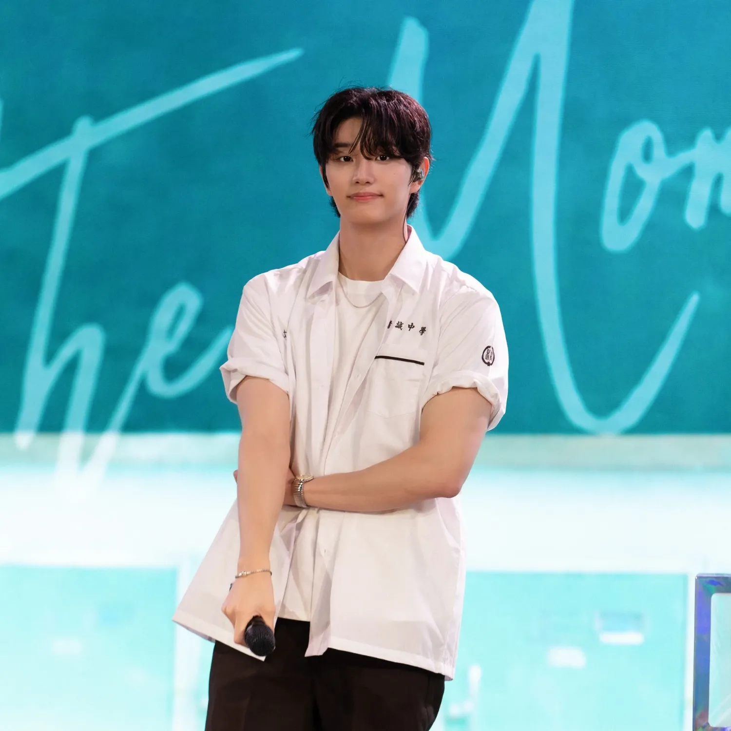 A moment captured by a fan of Kim Jaewon