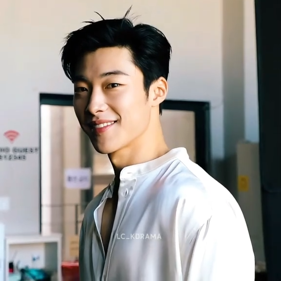 Behind-the-scenes cut of Woo Dohwan