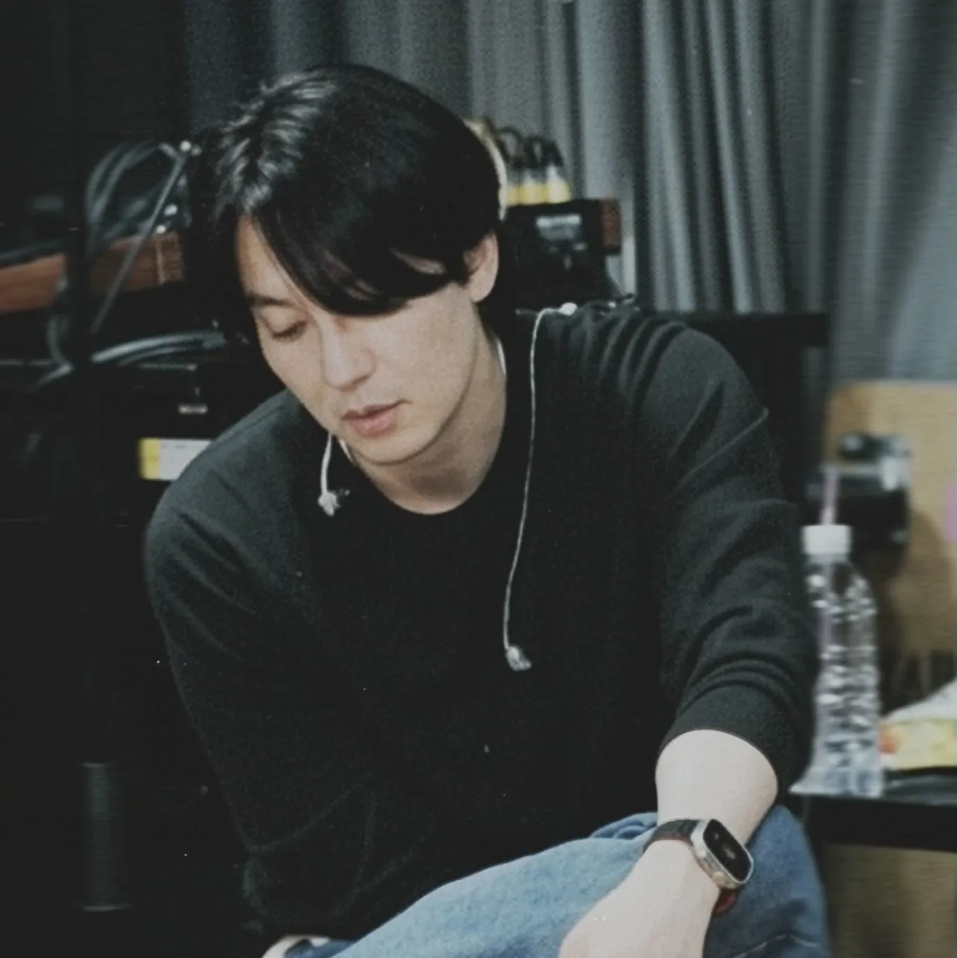 Behind-the-scenes cut of Kim Namgil