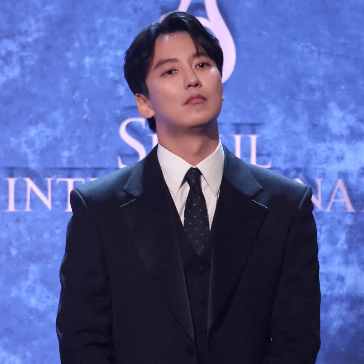 Behind-the-scenes cut of Kim Namgil