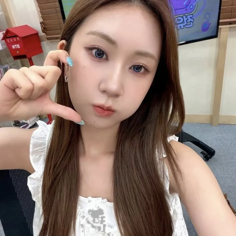 Cuplikan di balik layar dari Jeon Yujin