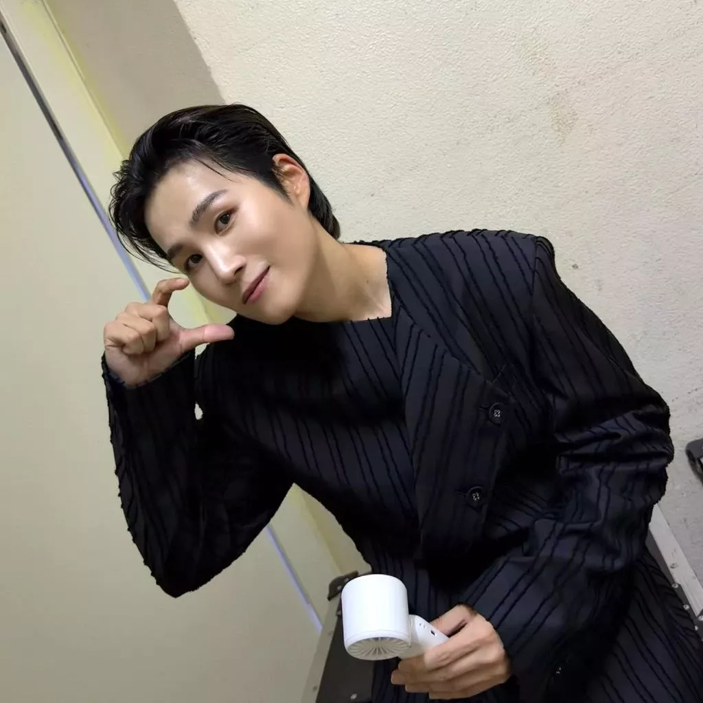 Behind-the-scenes cut of Kim Heejae