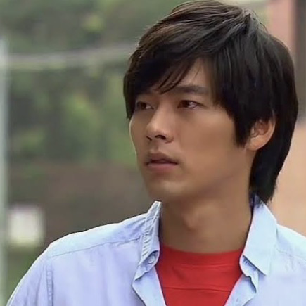 Momen yang diabadikan oleh penggemar Hyun Bin