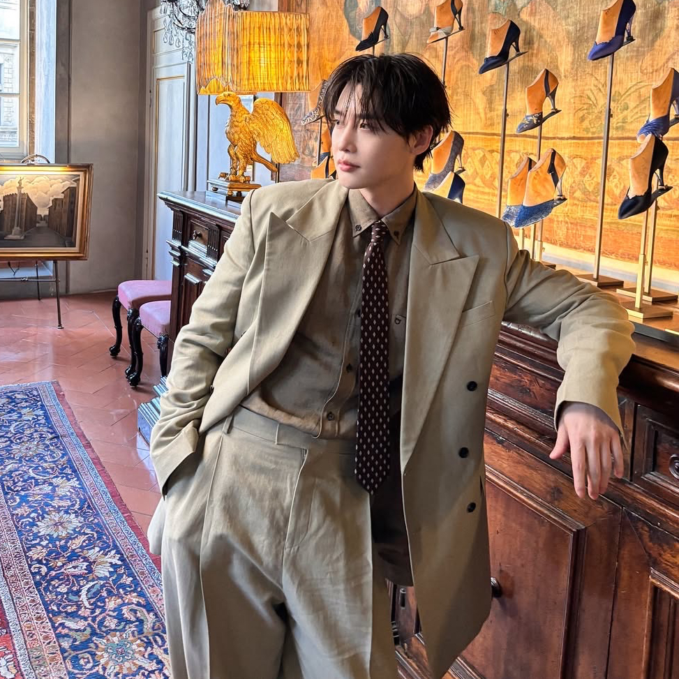 Latest photo of Lee Jongsuk
