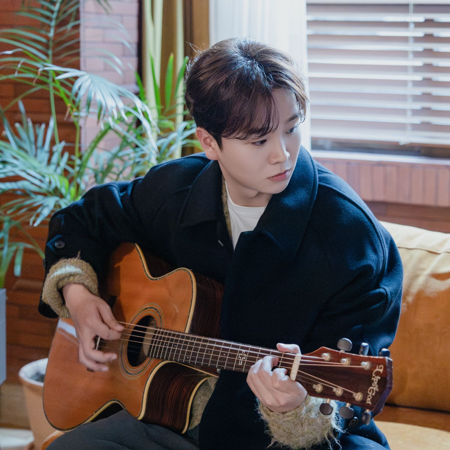 Behind-the-scenes cut of Song Minjun