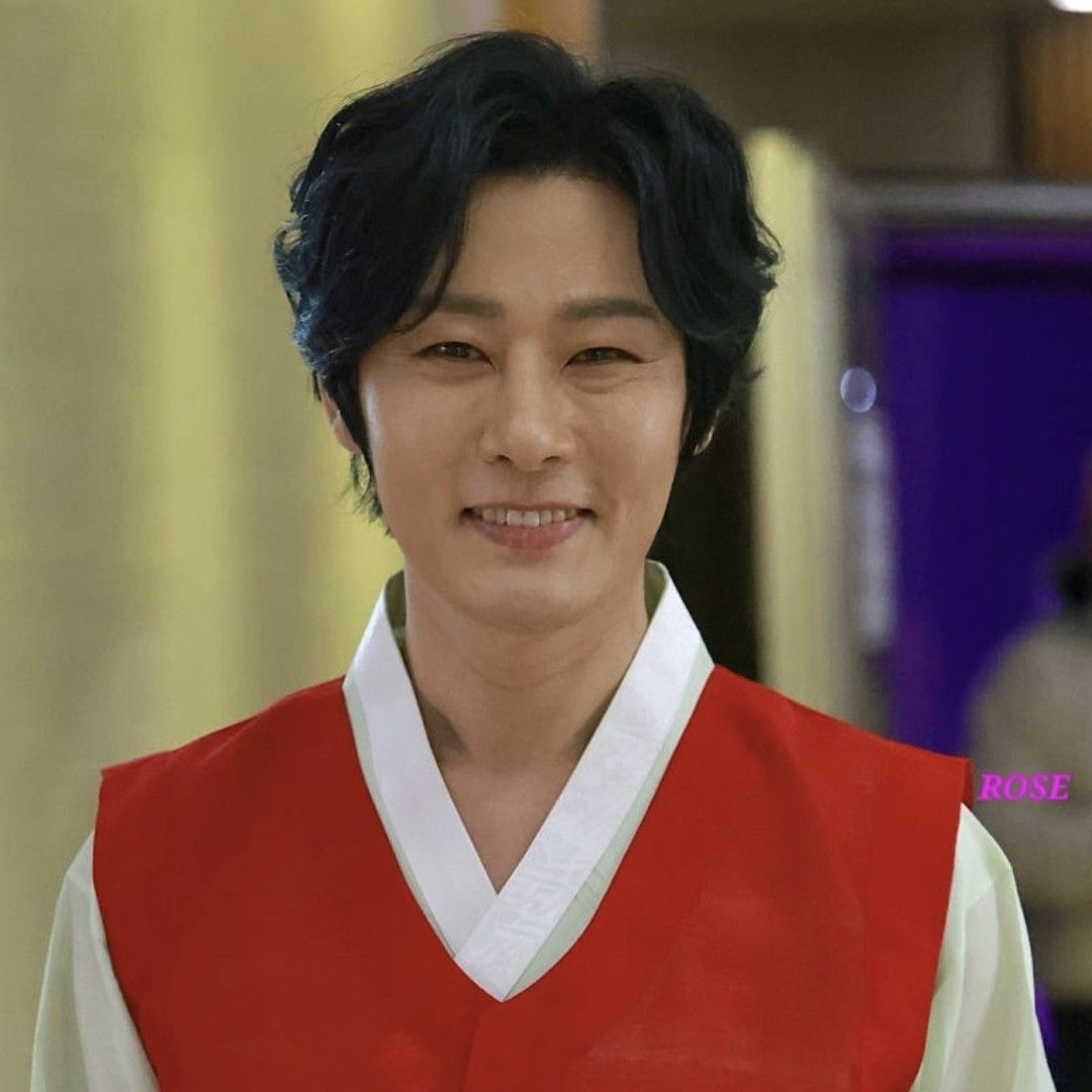 A moment captured by a fan of Kang Moonkyung