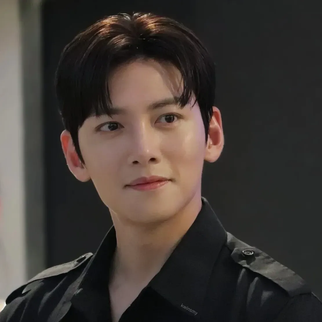 Behind-the-scenes cut of Ji Changwook