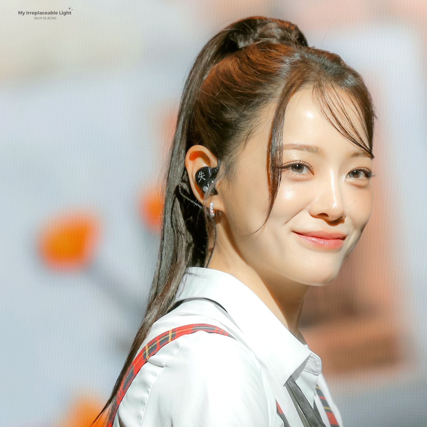 Behind-the-scenes cut of Kim Sejeong