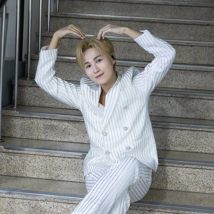 김희재의 비하인드 컷