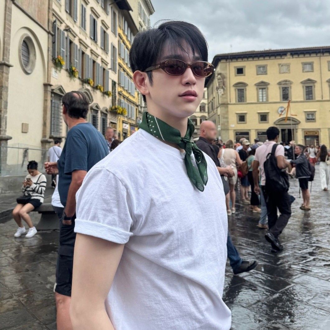 Foto terbaru dari Park Jinyoung