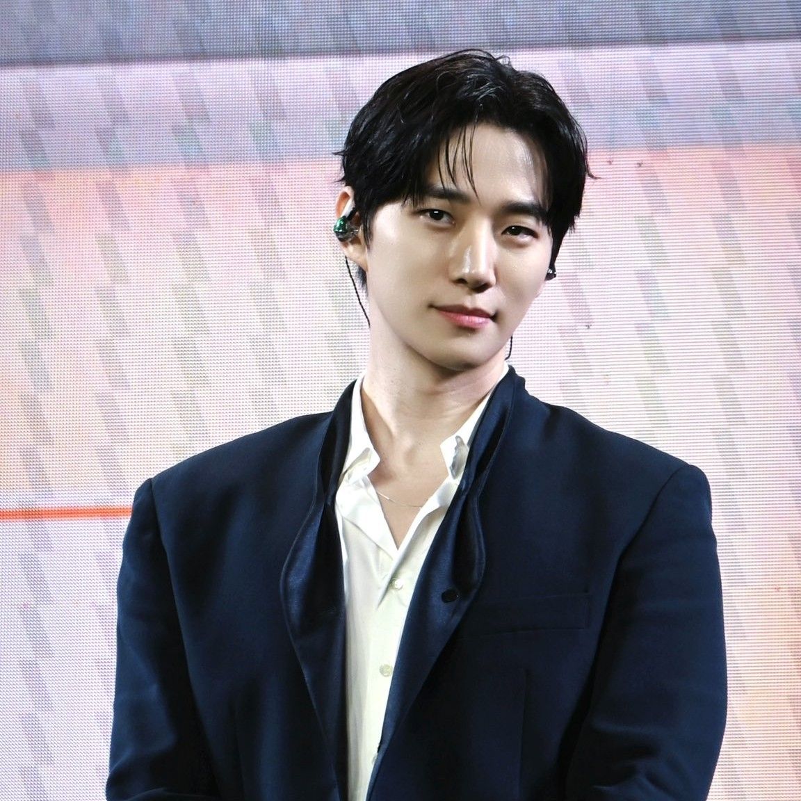 イ・ジュノの最近の活動ショット