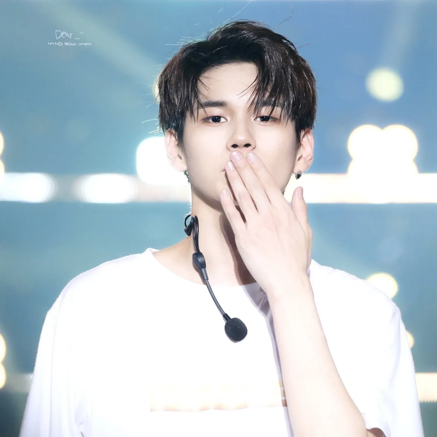 A moment captured by a fan of Ong Seongwu