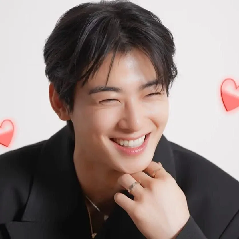 Recent activity shot of Cha Eunwoo