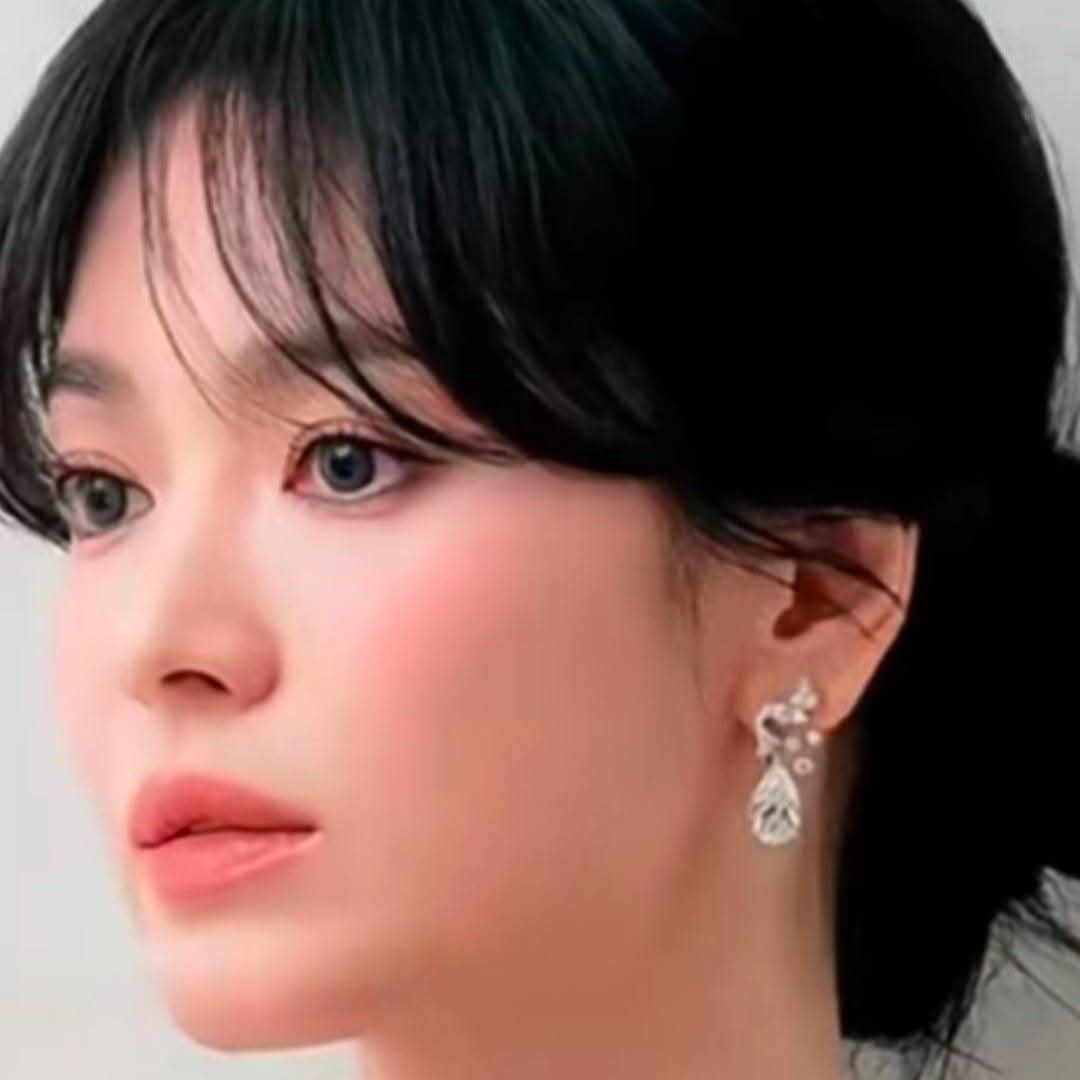 A moment captured by a fan of Song Hyekyo