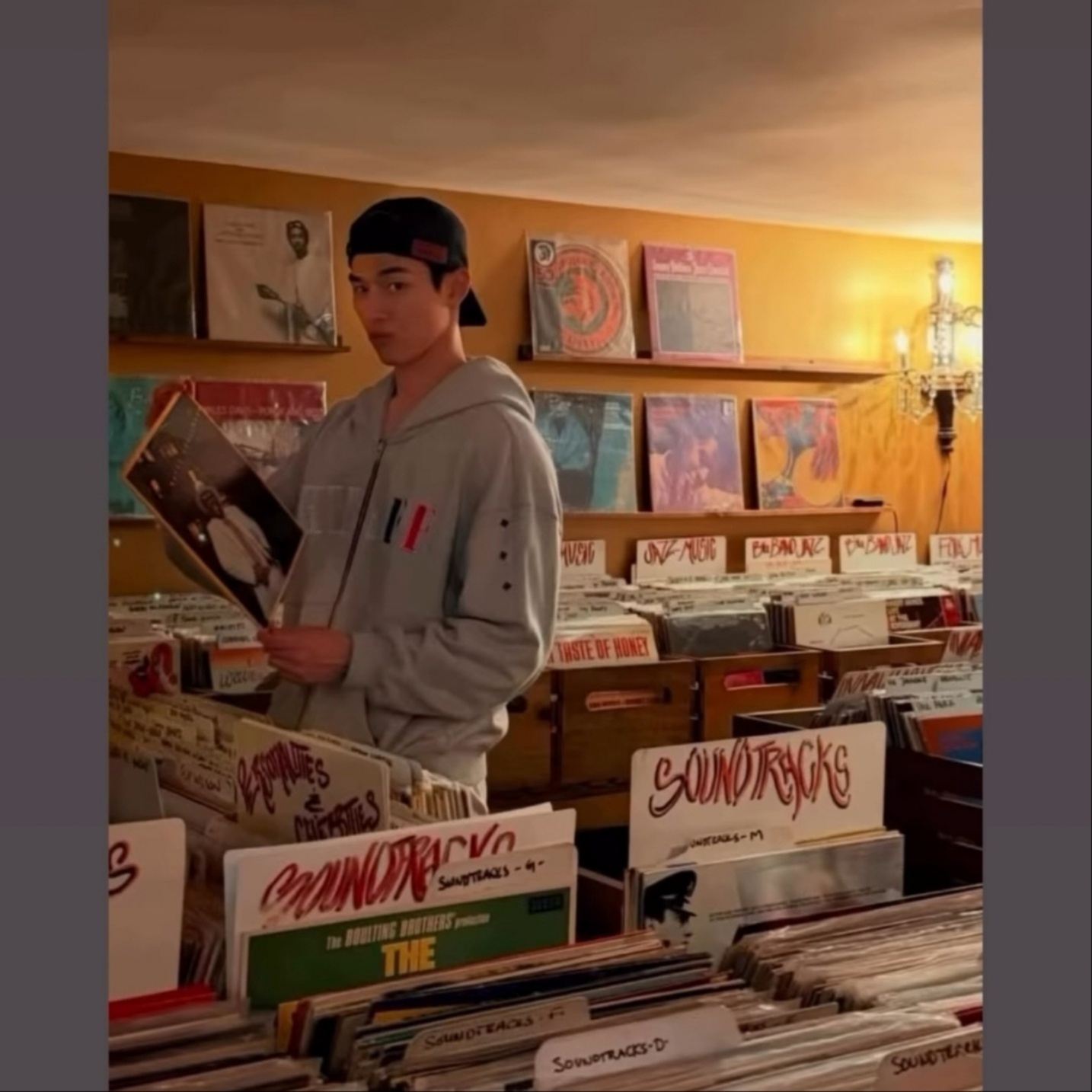 Latest photo of Hong Mingi