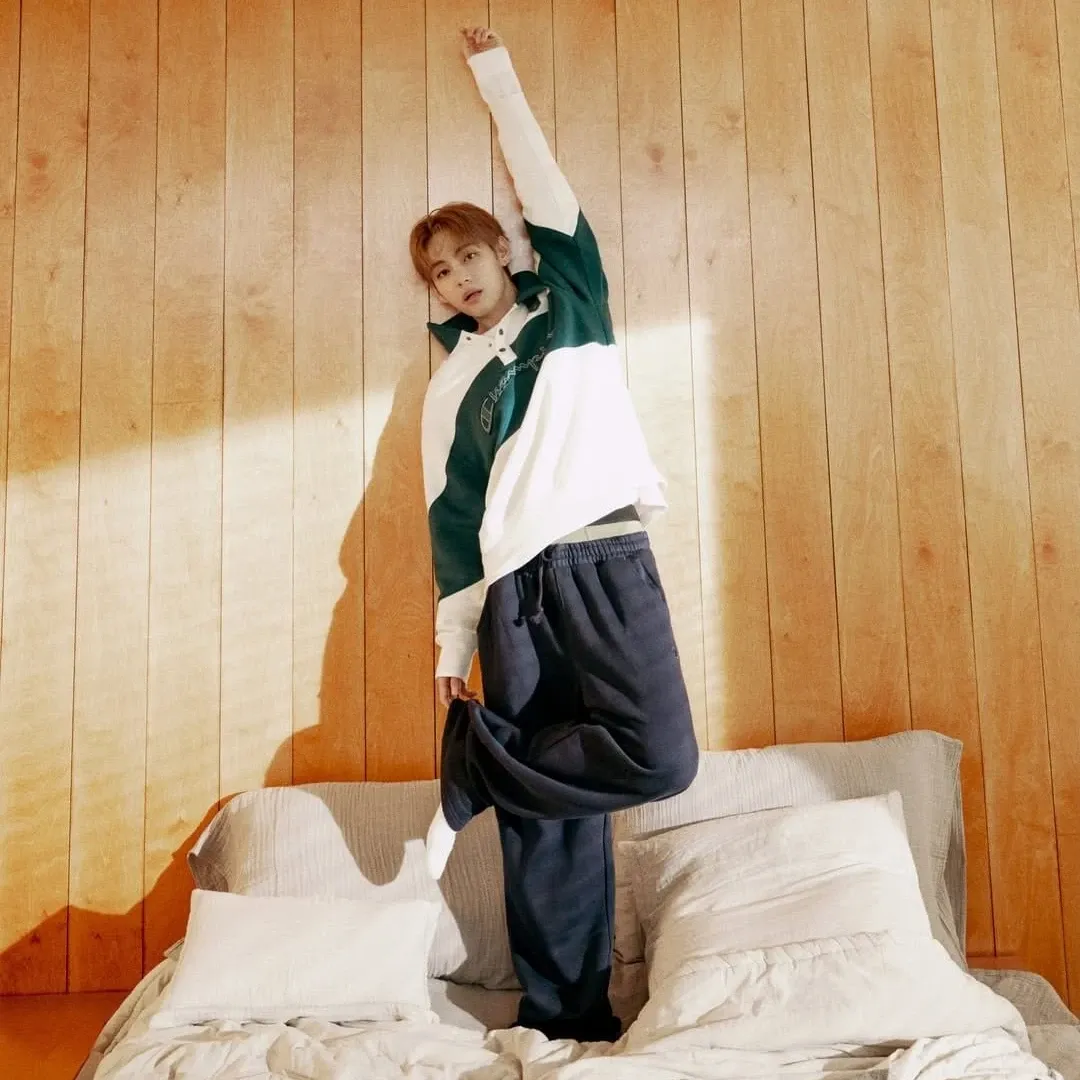 Latest photo of Kim Taehyung (V)