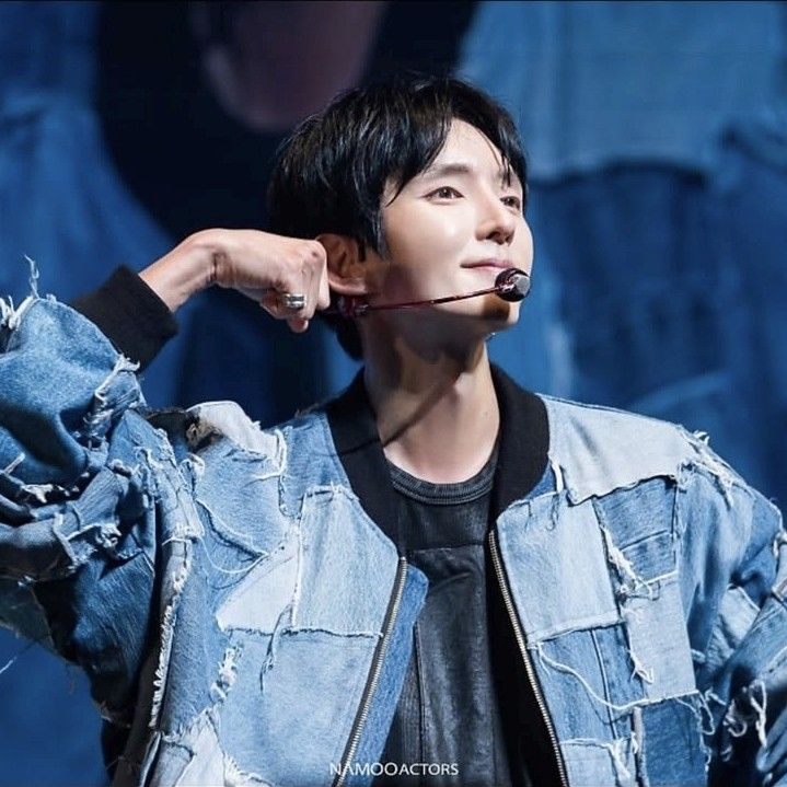 A moment captured by a fan of Lee Joongi