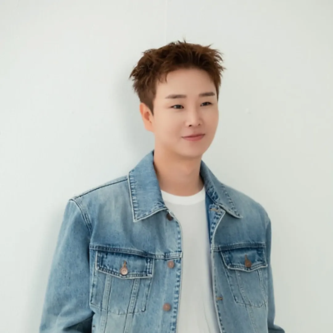 Behind-the-scenes cut of Song Minjun