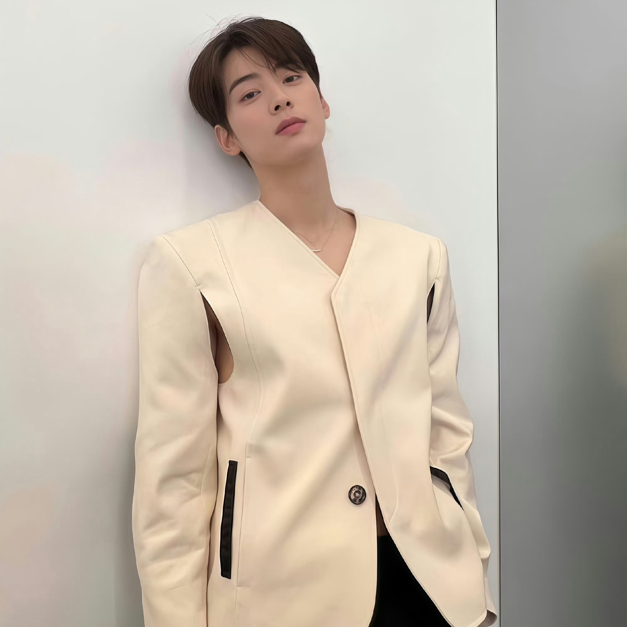Recent activity shot of Cha Eunwoo