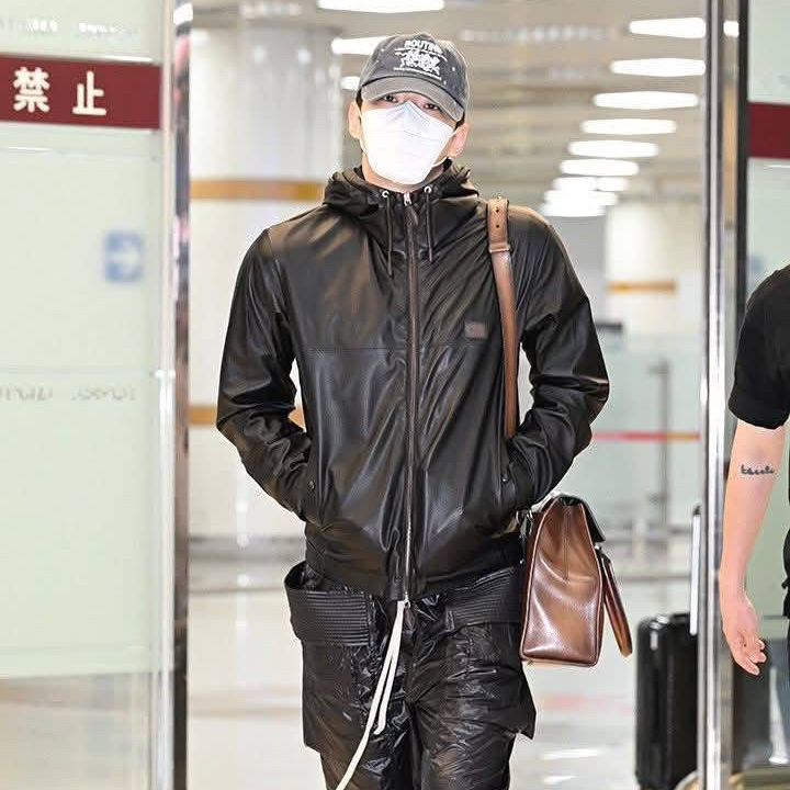 Behind-the-scenes cut of Lee Junho