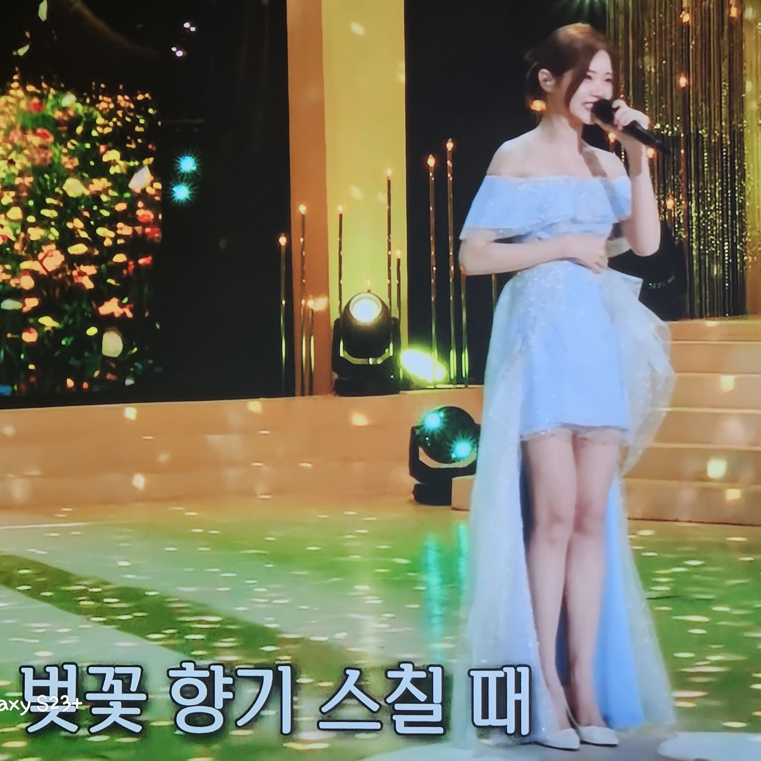 Behind-the-scenes cut of Bae Ahyeon
