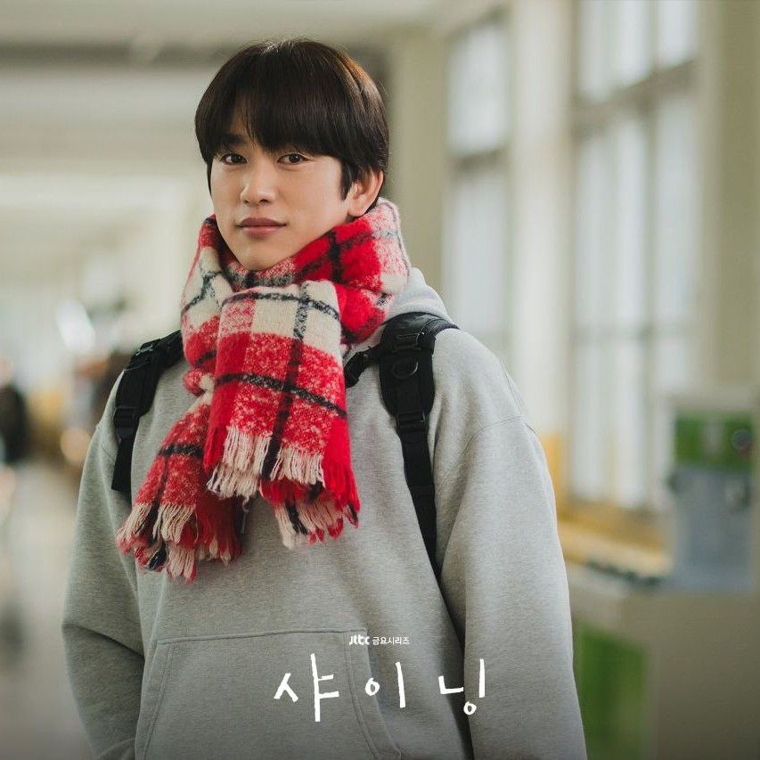 Behind-the-scenes cut of Park Jinyoung