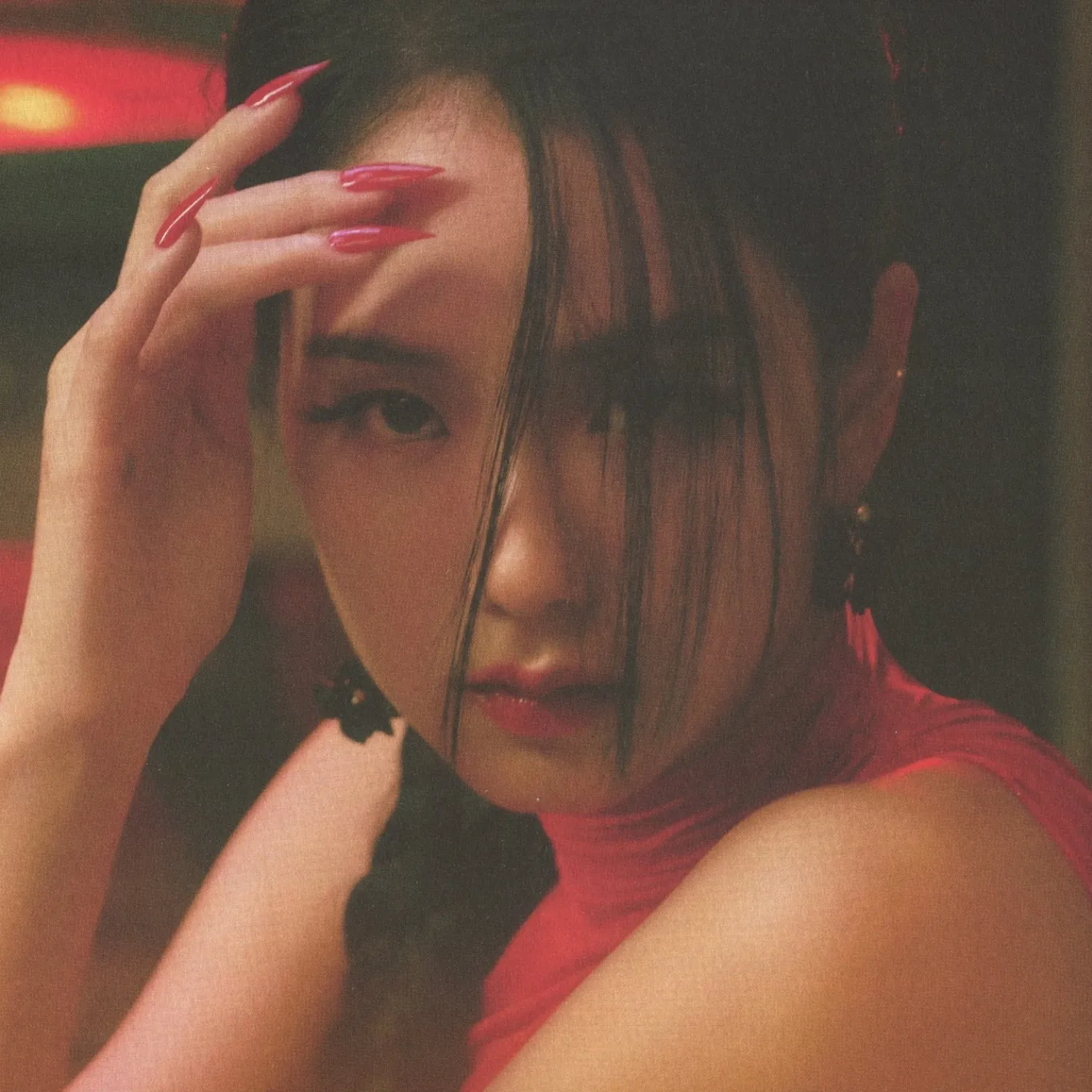 Behind-the-scenes cut of Jisoo (1995)