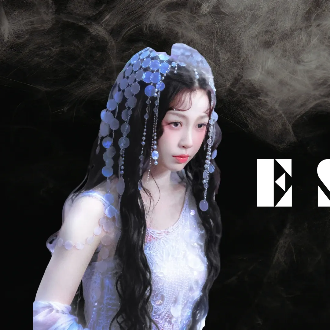 A moment captured by a fan of Esther Yu