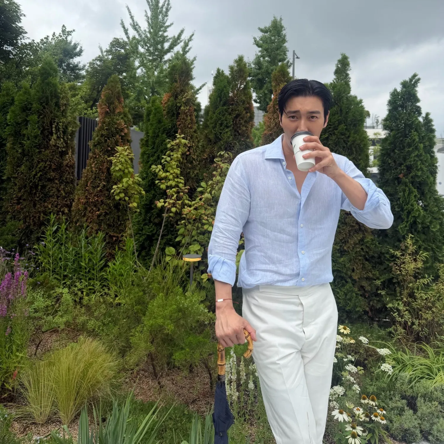 Recent activity shot of Choi Siwon
