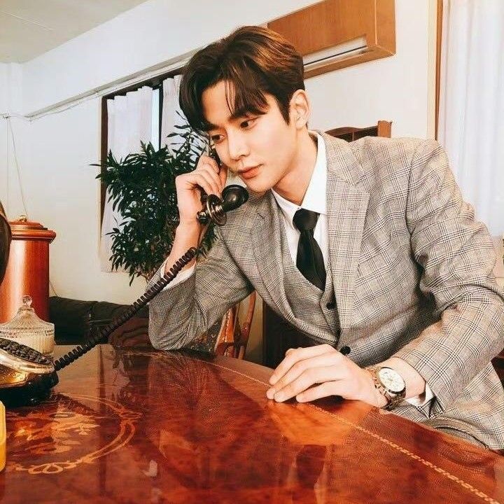 A moment captured by a fan of Rowoon