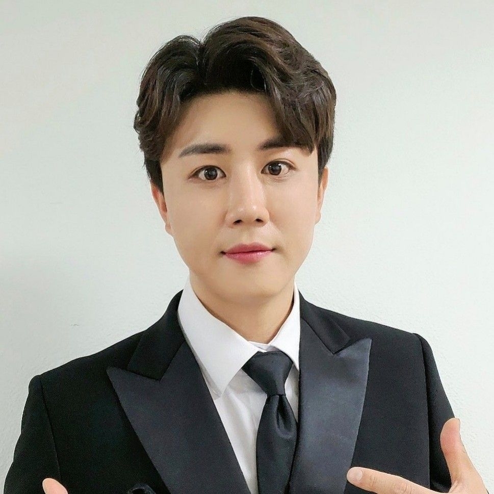 チン・ヘソンのビハインドカット