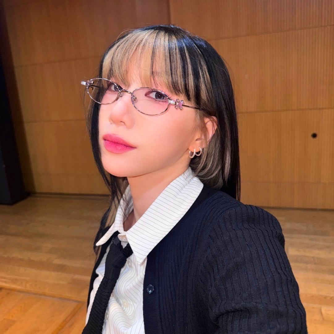 A moment captured by a fan of BADA