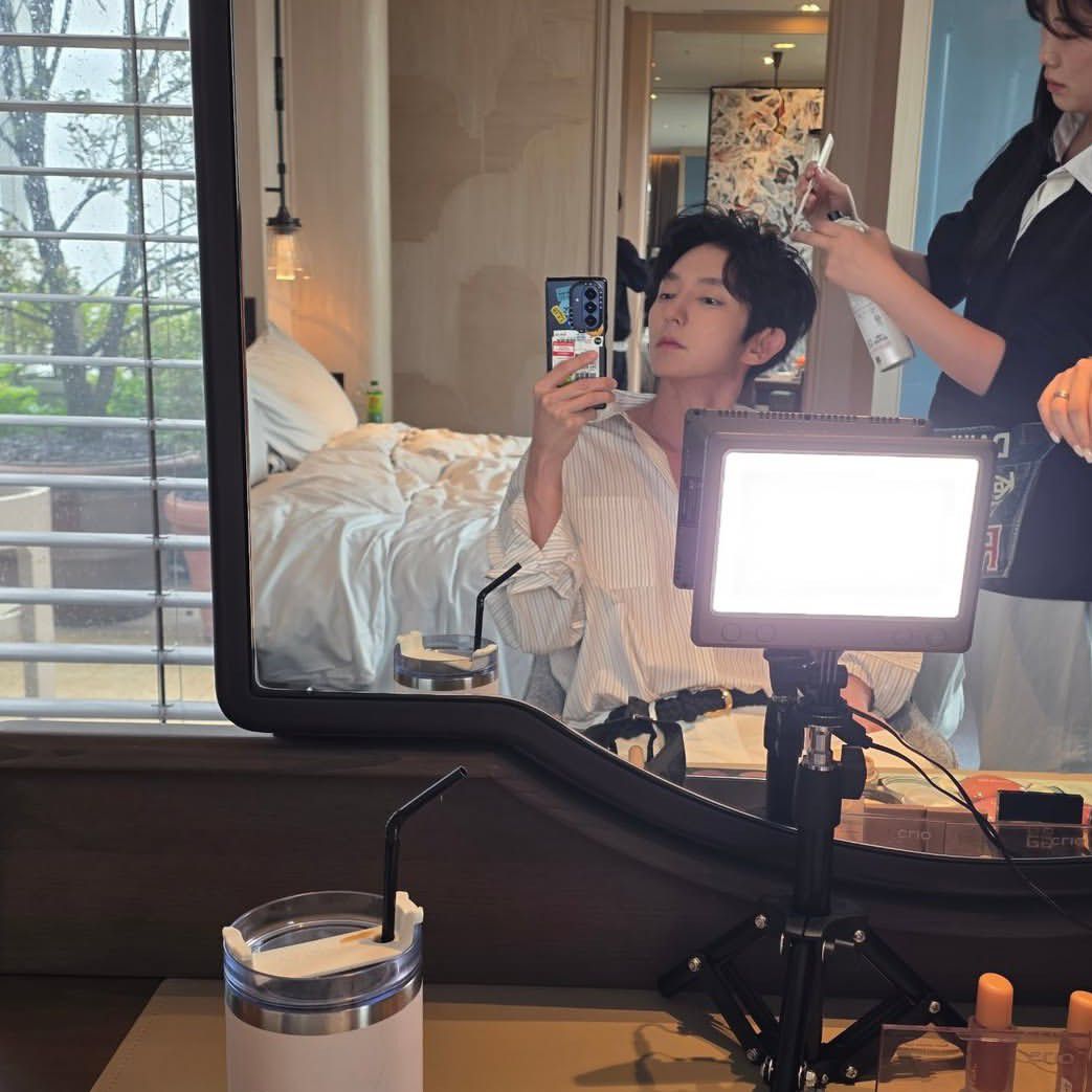 A moment captured by a fan of Lee Joongi