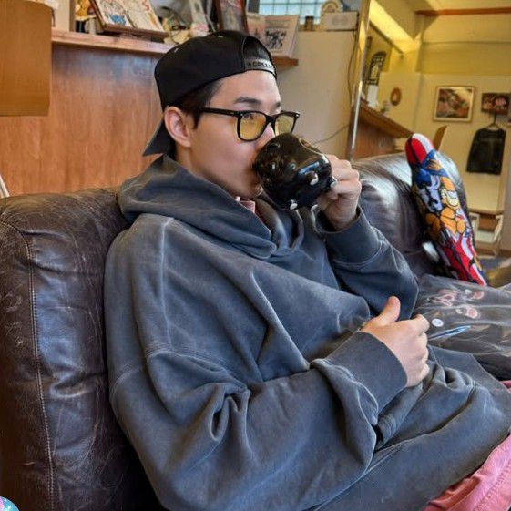 A moment captured by a fan of Henry