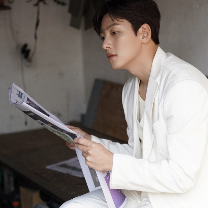 粉丝拍下的池昌旭瞬间