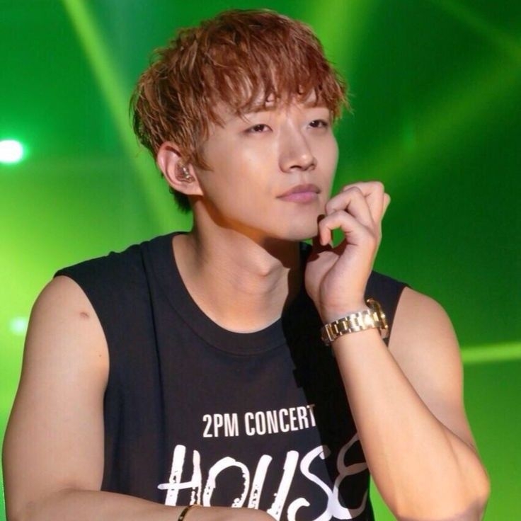 粉丝拍下的李俊昊瞬间