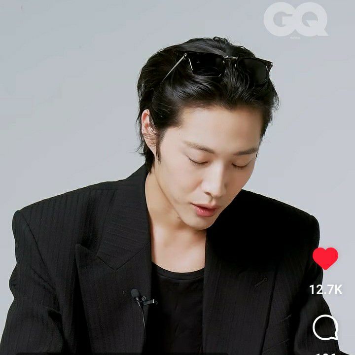 Behind-the-scenes cut of Lee Jongwon